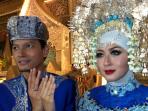 fedi-nuril-dan-vanny-widyasasti-melangsungkan-resepsi_20160118_182147.jpg