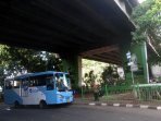 feeder-bus-transjakarta-ngetem_20160406_152541.jpg