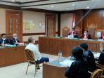 ferdinand-hutahaean-sidang-nih3.jpg