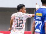 ferdinand-sinaga-saat-berseragam-persiraja-banda-aceh.jpg