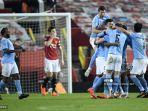 fernandinho-cetak-gol-ke-gawang-manchester-united.jpg