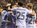 ferran-torres-kedua-dari-kiri-merayakan-golnya-untuk-menyamakan-kedudukan-menjadi-1-1.jpg
