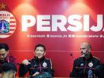ferry-paulus-dan-eduardo-perez-dalam-konferensi-pers.jpg