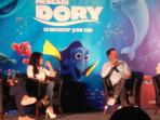 fitra-rifai-bersama-syahrini-dan-raffi-ahmad_20160609_162114.jpg