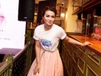 fitri-carlina-hadiri-hut-nagaswara-ke-17_20160930_132450.jpg