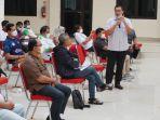 fitri-putra-nugraha-saat-memaparkan-kesiapan-menatap-porprov-xiv-jawa-barat-2022.jpg