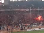 flare-jakmania-persija_20160409_194732.jpg