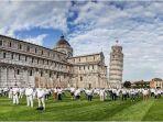 flash-mob-di-menara-pisa-italia.jpg