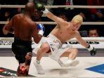 floyd-mayweather-jr-berhasil-menang-ko-atas-tenshin-nasukawa.jpg