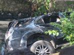 fortuner-tercebur-ke-dalam-kali-di-jalan-kelapa.jpg