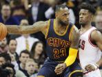 forward-cleveland-cavaliers-lebron-jameschicago-bulls-jimmy-butler_20151028_155146.jpg