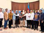 foto-bersama-usai-mou-di-kantor-kedubes-republik-azerbaijan-kamis-1882022.jpg