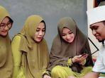 foto-foto-istri-cantik-fadil-muzzaki-syah-alias-lora-fadil.jpg