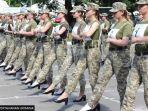 foto-foto-wanita-tentara-ukraina.jpg