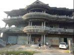 foto-rumah-mewah-bak-istana-di-garut.jpg
