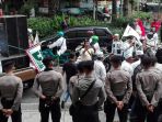 fpi-beraksi-di-mal-surabaya_1_20161218_142149.jpg