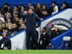 frank-lampard-saat-menemani-timnya-chelsea.jpg