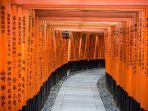 fushimi-inari-shrine-kyoto-jepang.jpg