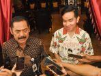 fx-hadi-rudyatmo-melayani-wartawan-didampingoi-gibran-rakabuming-raka.jpg