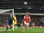 gabriel-bereaksi-terhadap-peluang-yang-hilang-selama-pertandingan-sepak-bola-liga-premier-inggris.jpg