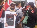 gabungan-organisasi-peduli-hepatitis-melakukan-aksi-damai-di-deoan.jpg
