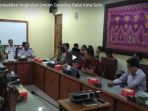 gabungan-perwakilan-angkutan-umum-gerudug-balai-kota-solo_20171025_152215.jpg