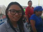 gadis-belia-jadi-juru-foto-di-jembatan-soekarno-manado_20150707_231659.jpg