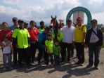 gagak-lumayung-juara-kelas-3-tahun-calon-derby-1600-meter_20180528_030904.jpg