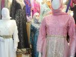 gamis-hijab-pink-berbahan-tule-dan-satin.jpg
