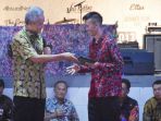 ganjar-dan-batik_20171002_195645.jpg