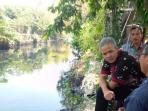 ganjar-di-pinggir-kali_20150923_145315.jpg