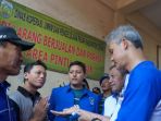 ganjar-pranowo-ditolak-bersalaman-dengan-anggota-panwaslu-jepara_20180318_141108.jpg