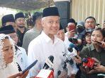 ganjar-pranowo-usai-berziarah-ke-makam-gus-dur-di-tebuireng.jpg