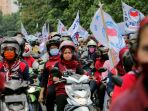 ganjar-temui-pendemo-tolak-omnibus-law-ruu-cipta-kerja-di-jateng_20201012_193530.jpg
