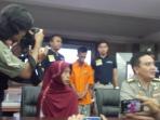 gariani-52-ibunda-adinda-anggia-putri-tak-menatap-mata_20151125_170628.jpg