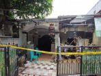 garis-polisi-terpasang-di-kediaman-korban-yang-h.jpg