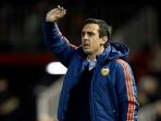 gary-neville-atasssss_20160303_205913.jpg