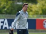 gary-neville-geretbola_20150923_010849.jpg