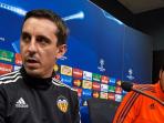 gary-neville-jumpersssss_20151208_215522.jpg