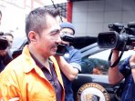 gatot-brajamusti-jalani-pemeriksaan_20161026_182115.jpg