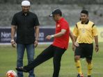 gatot-s-dewa-broto-nendia-primarasa-bengawan-cup-2017-dibuka_20171218_003048.jpg