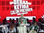 gaya-ganjar-pranowo-pada-debat-ketiga-calon-presiden-2024_20240107_213042.jpg