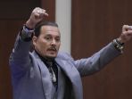 gaya-johnny-depp-saat-jalani-persidangan_20220421_130501.jpg
