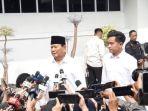 gaya-prabowo-gibran-saat-penetapan-di-kpu.jpg