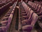 gedung-bioskop-di-ipoh-perak-malaysia-berjamur-dan-berdebu.jpg