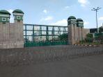 gedung-parlemen-dipasang-kawat-berdurih.jpg