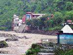 gedung-perguruan-tinggi-runtuh-akibat-banjir-dan-tanah-longsor-di-india.jpg