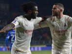 gelandang-ac-milan-pantai-gading-franck-kessie-kiri-merayakan-dengan-bek-ac-milan.jpg