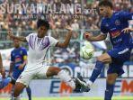 gelandang-arema-fc-pavel-smolychenko.jpg
