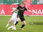 gelandang-argentina-elche-ivan-marcone-kiri-bersaing-dengan-frenkie-de-jong.jpg